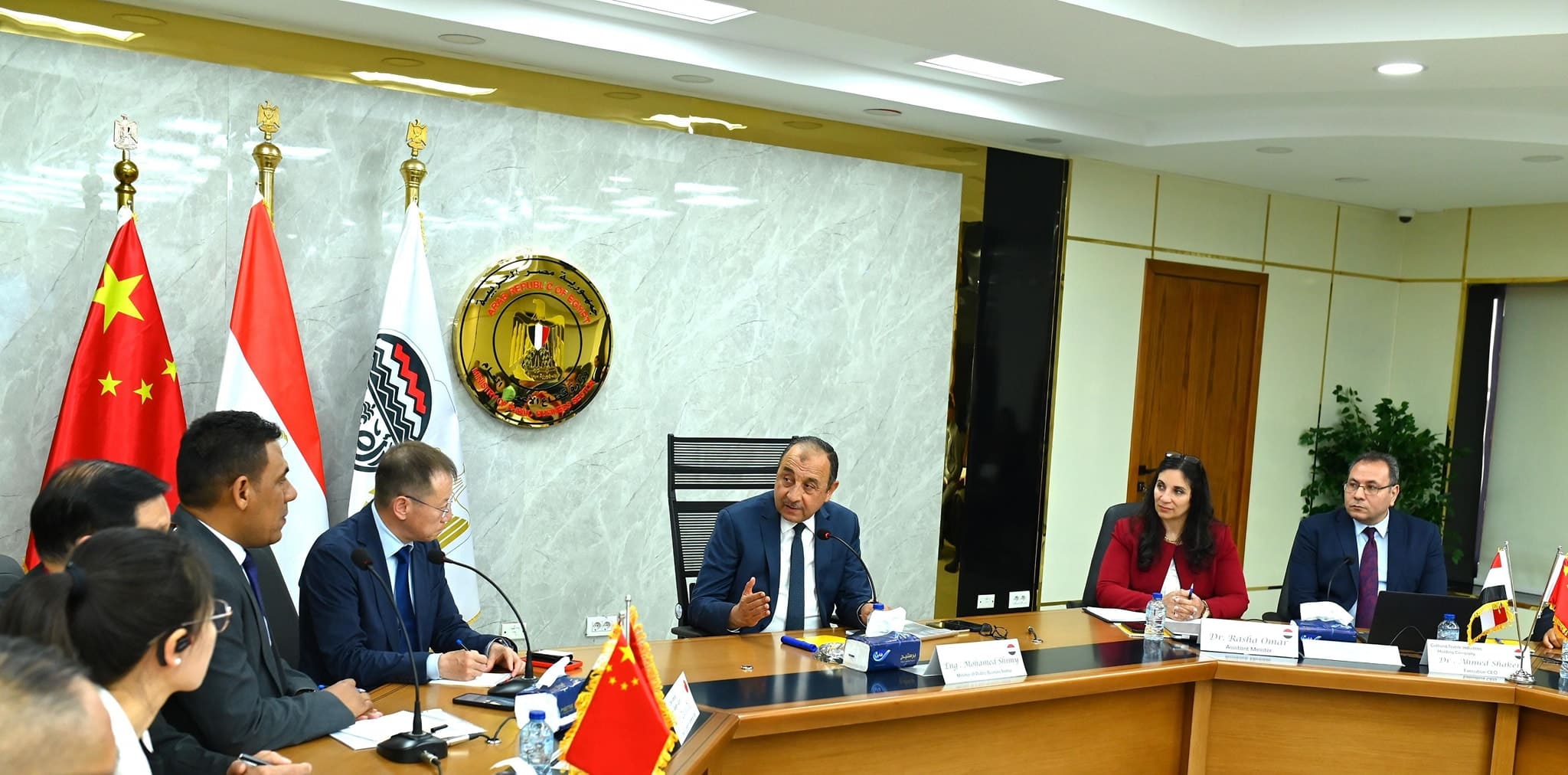 Egypt explores investment cooperation with Chinese investors in textile sector

